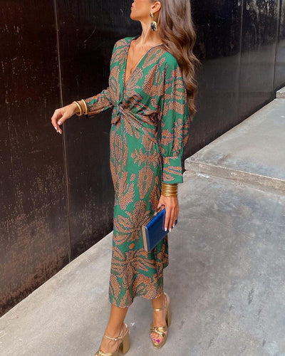 Evelyn | Chic Twist-Front Printed Midi Dress