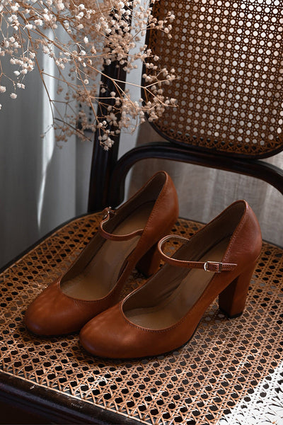 Isabella | Classic Vintage Buckle Heels