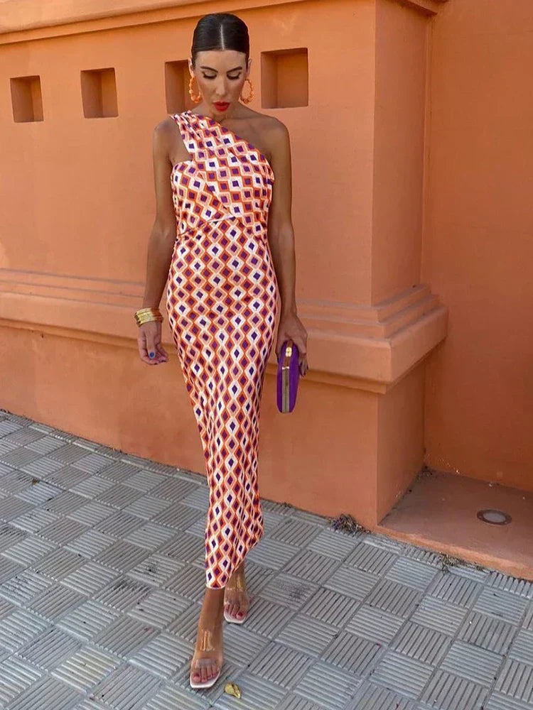 Amber | Geometric One-Shoulder Fitted Dress