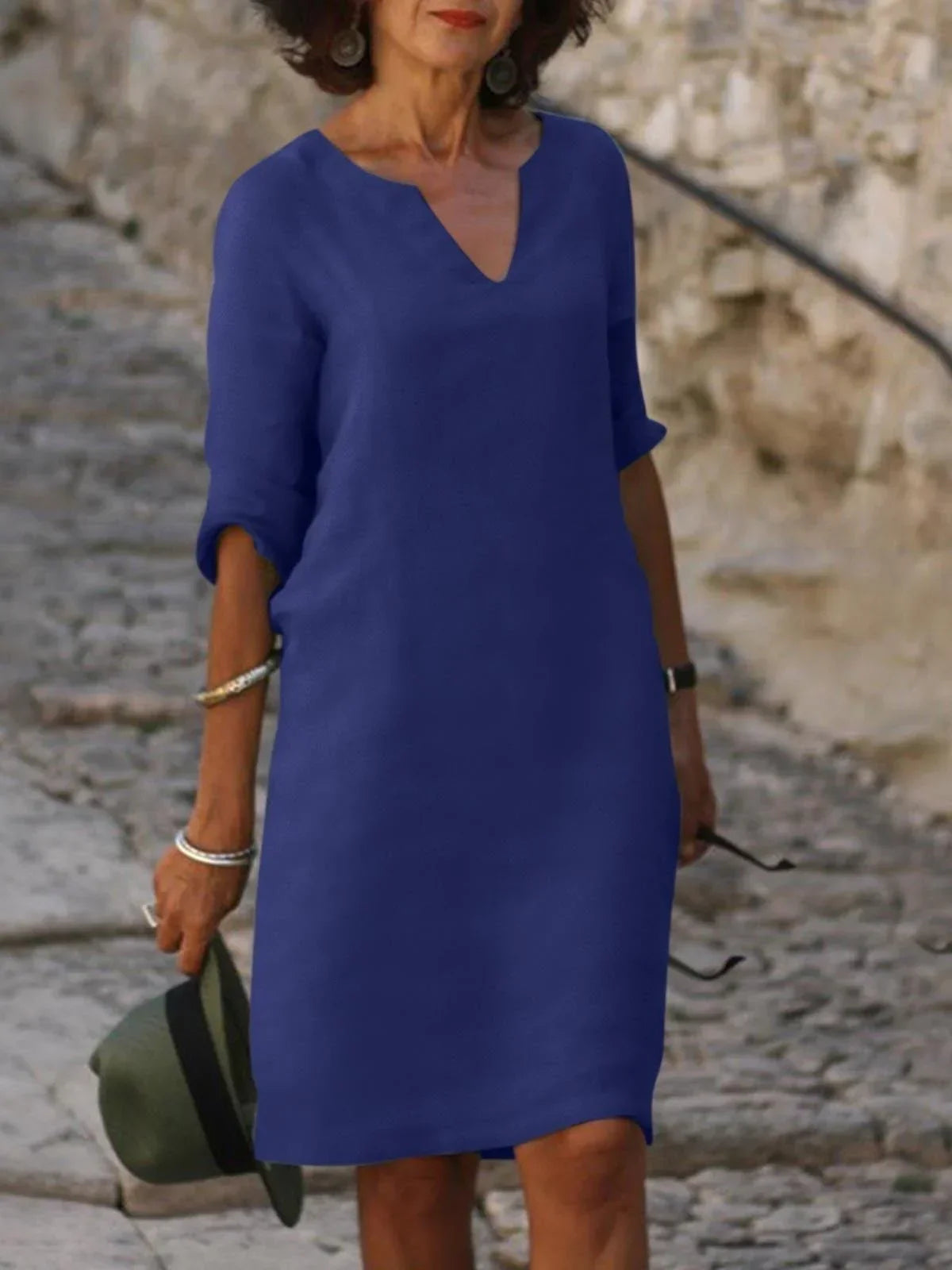 Diana | Elegant Black V-Neck Shift Dress
