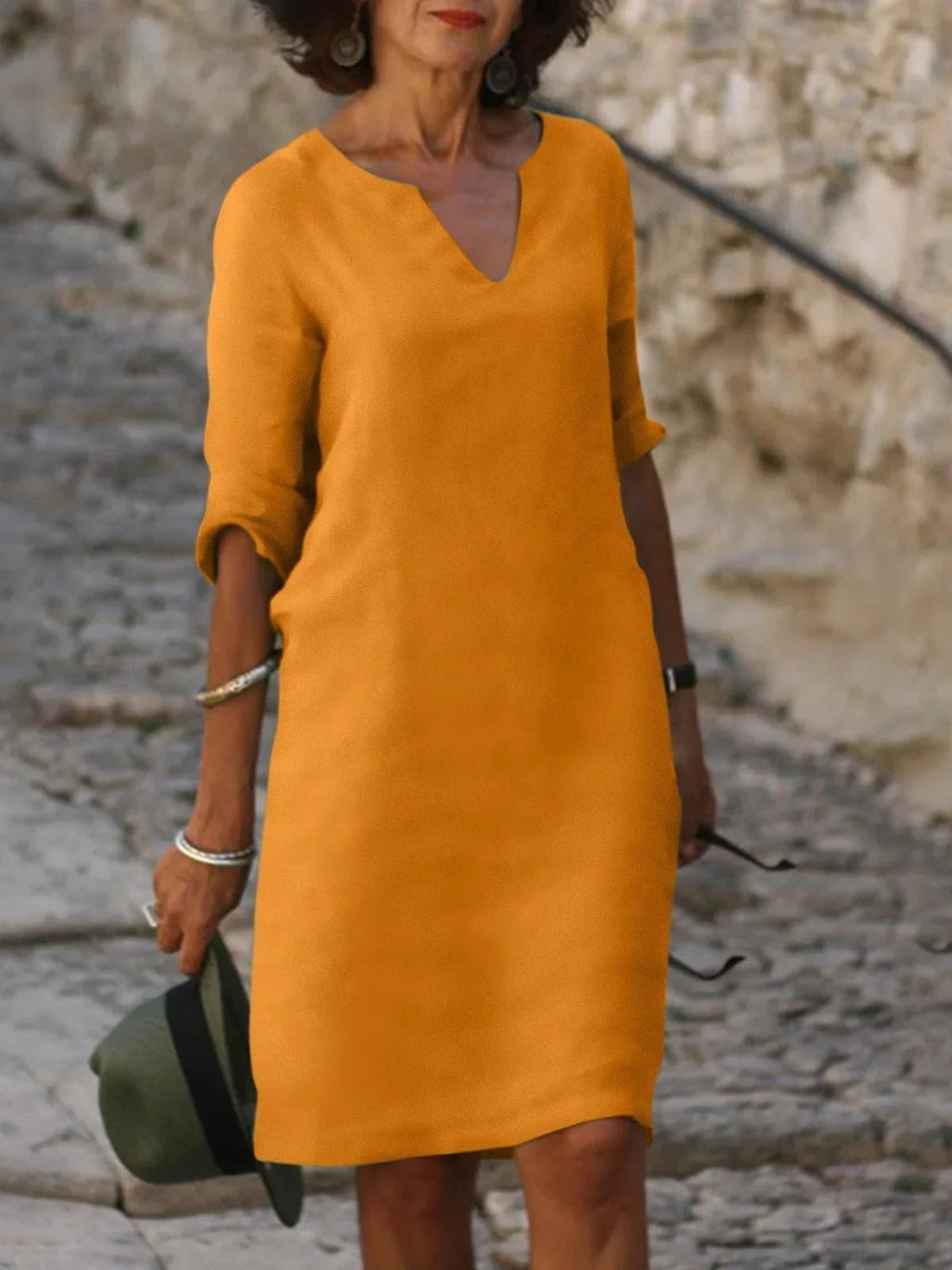 Diana | Elegant Black V-Neck Shift Dress